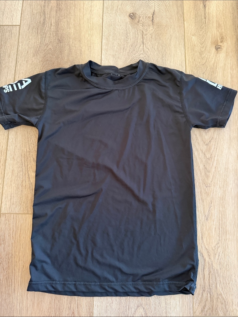 Made Hoops Black compression tee YXL